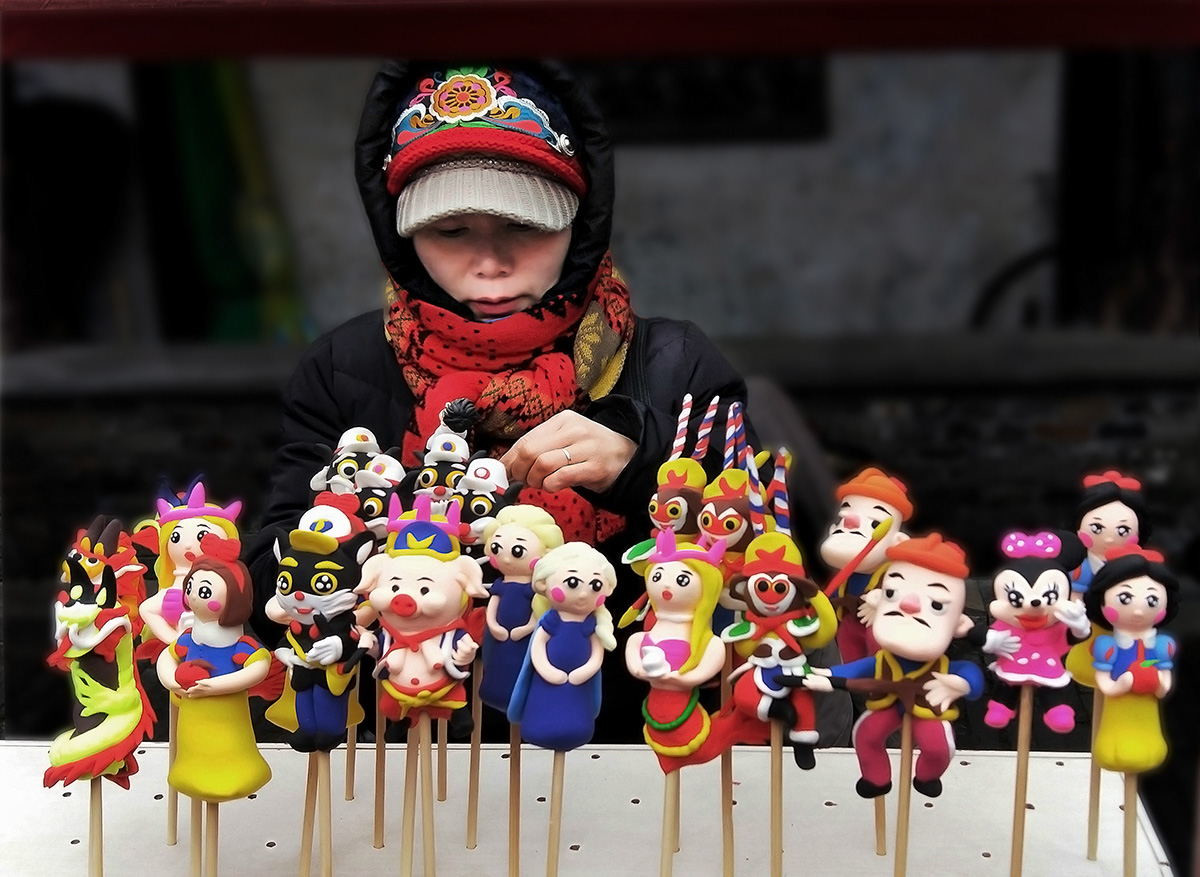 巧手捏乾坤 傳統(tǒng)捏面人技藝的魅力與傳承